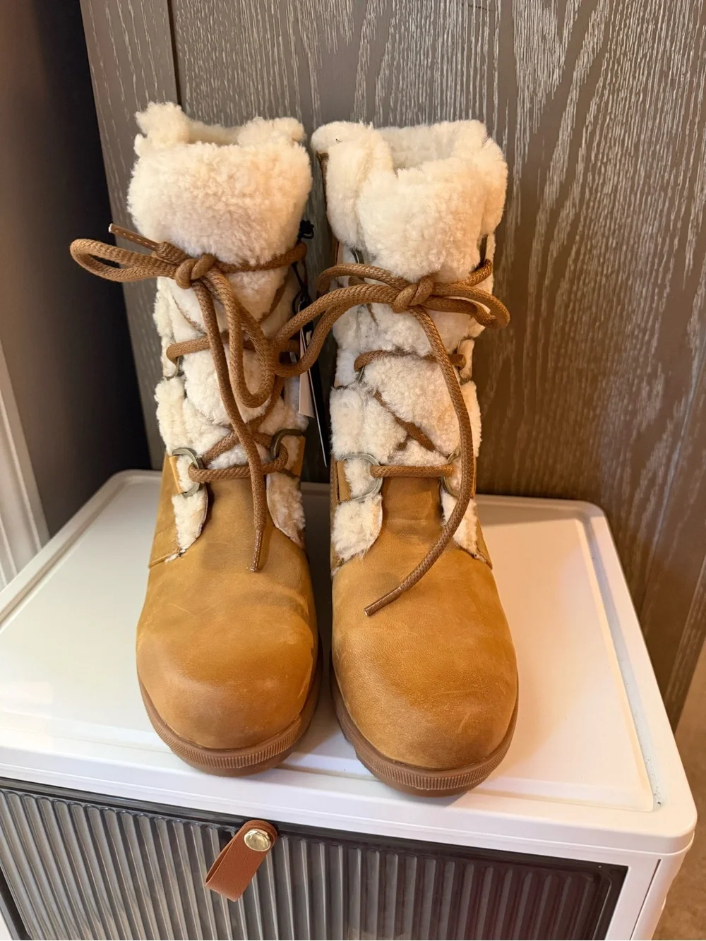 Women’s Sorel Joan of Artic Wedge II Shearling boot in camel brown size 9